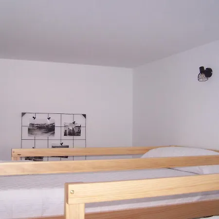 San Pedro بيت شباب *