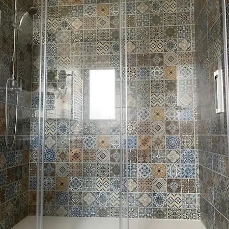 San Pedro بيت شباب Corcubión